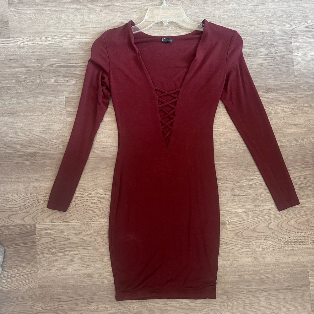 Elegant Burgundy Long Sleeve Dress
